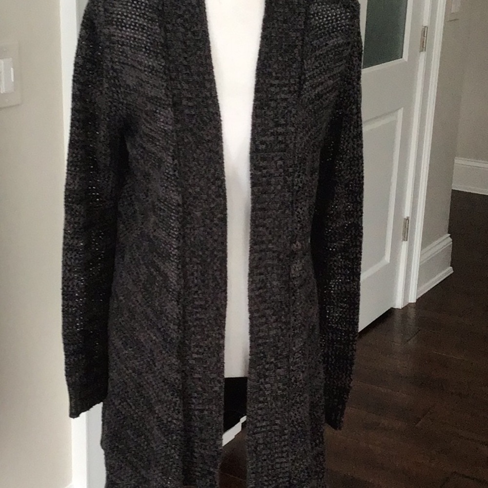 Cute Gray/Black Cardigan